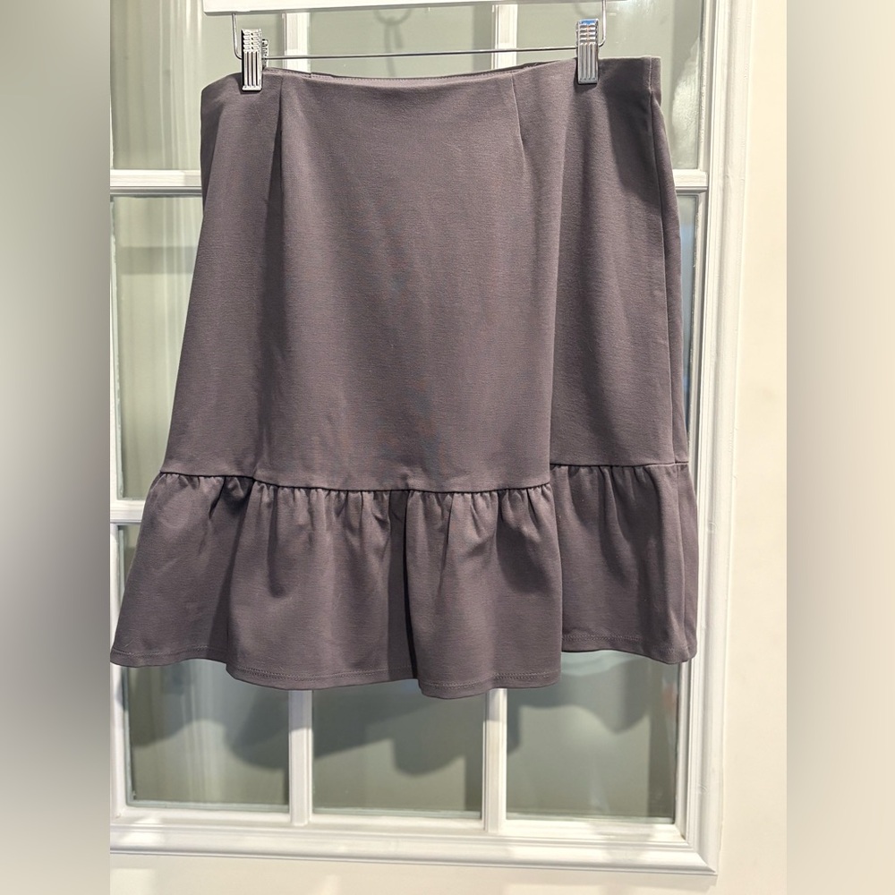 Gilli Ruffle Hem Skirt New With Tags XL Neutral Gray 🩶🤍🩶🤍